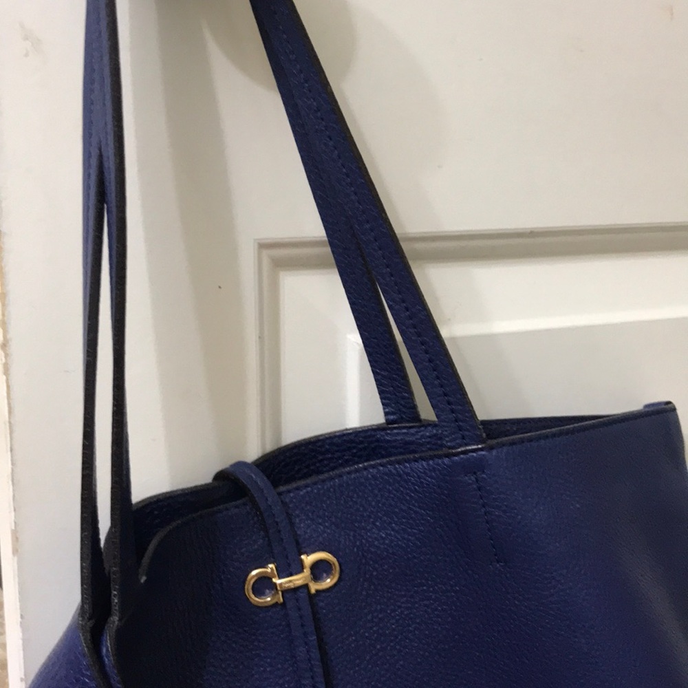 Ferragamo tote Bag Blue Authentic - Picture 8 of 8
